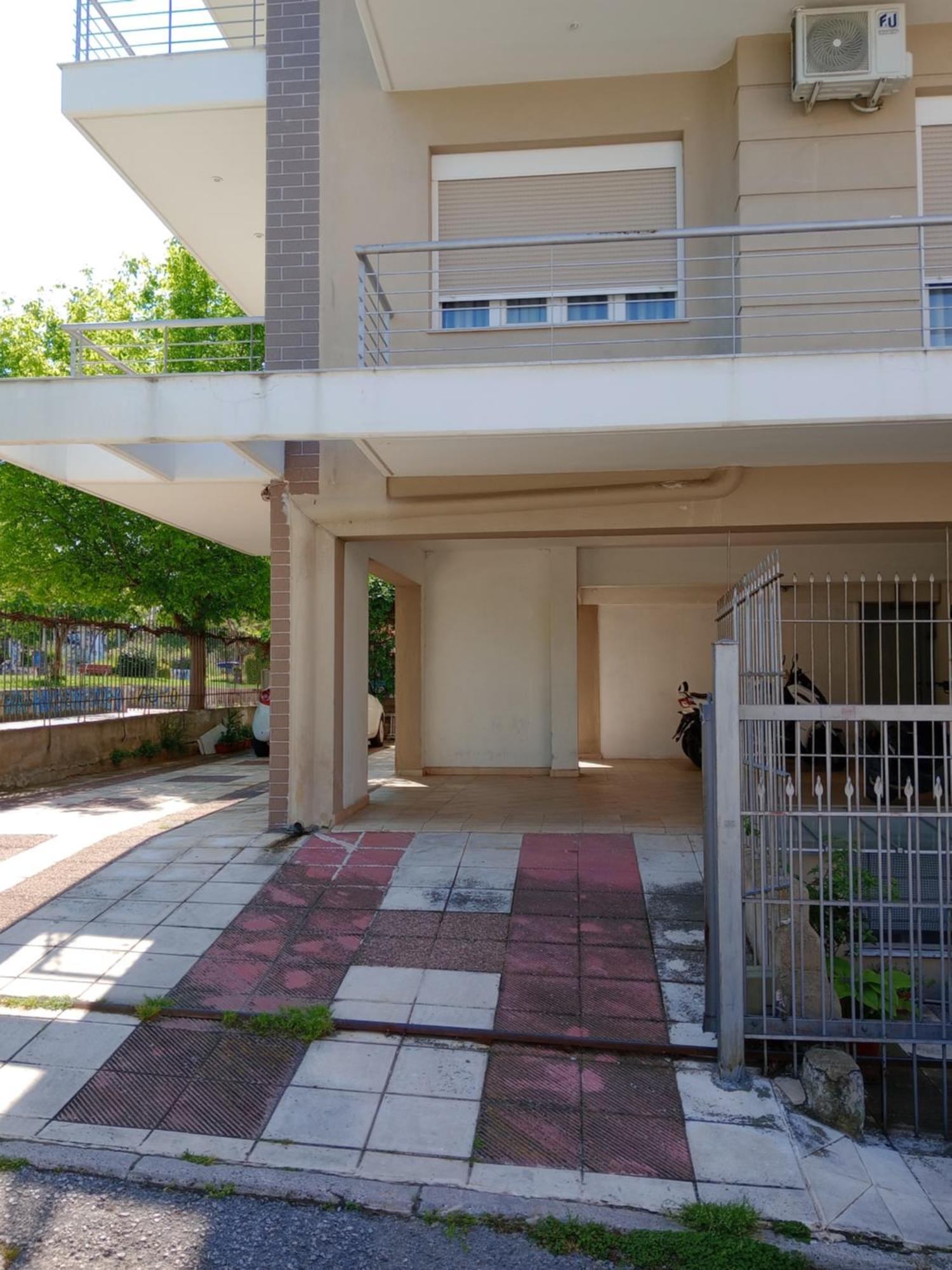 Elpidas 2 Private Parking * Thessaloniki