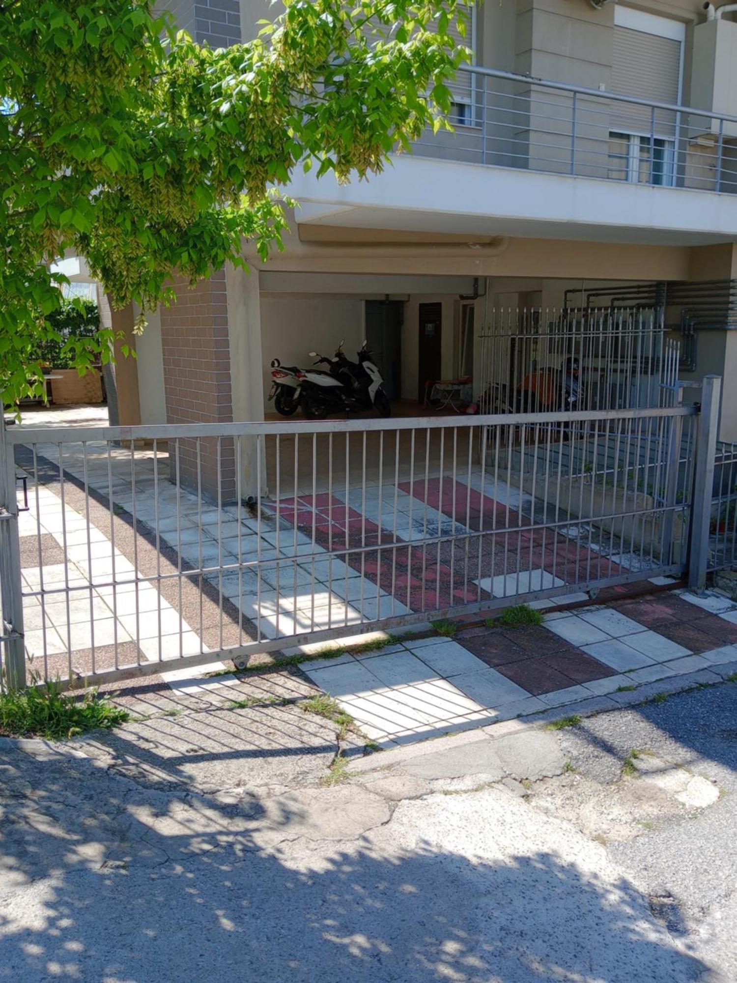 Elpidas 2 Private Parking Apartment