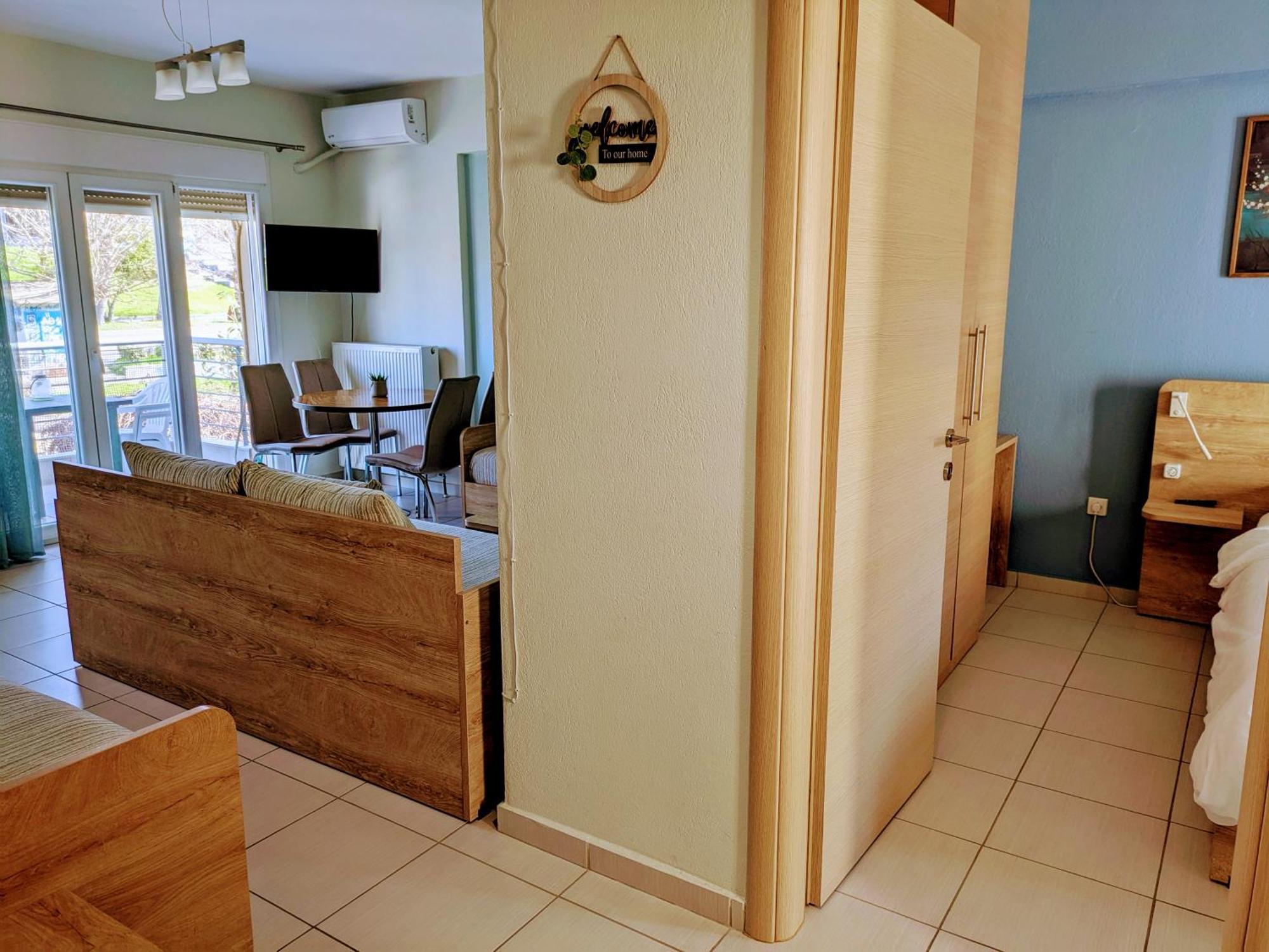 Elpidas 2 Private Parking Apartment