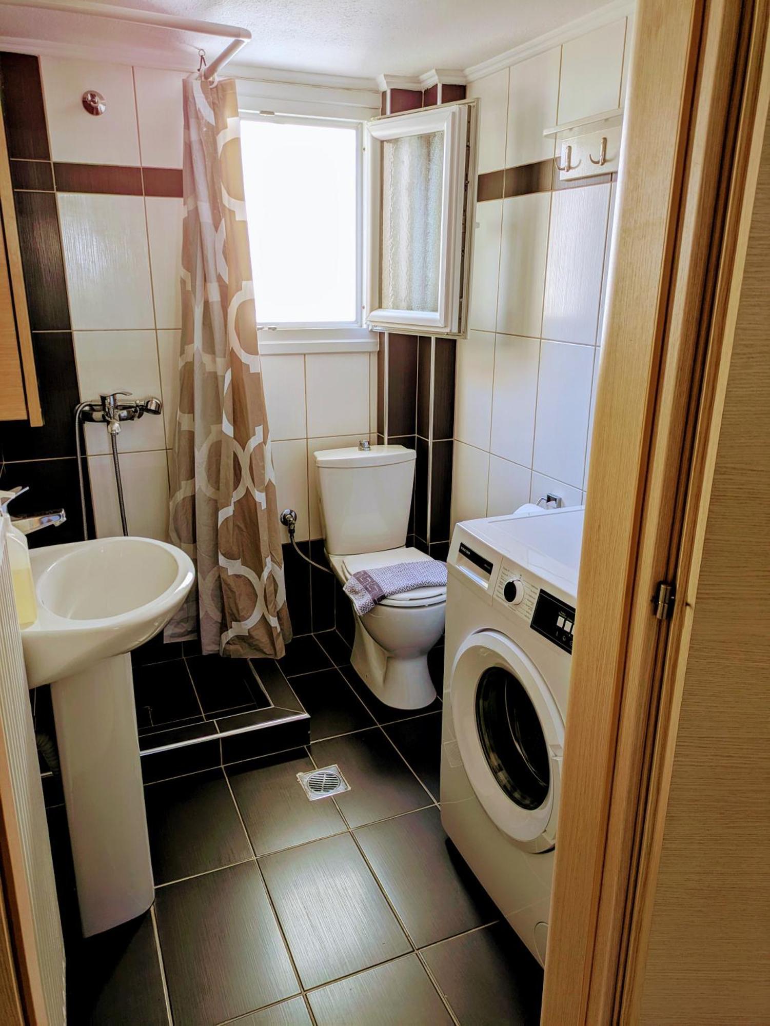 Elpidas 2 Private Parking Apartment
